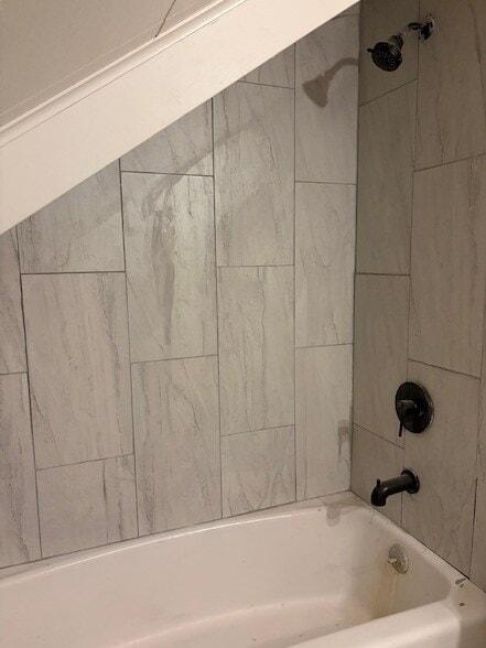 Building Photo - 3150 Roberts Ave