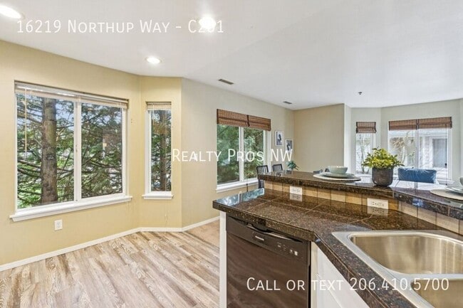 Building Photo - 16219 Northup Way