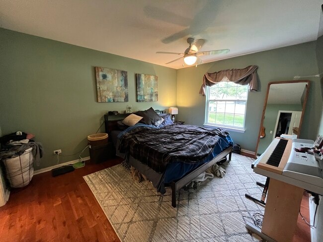Building Photo - 408 Woodview Cir
