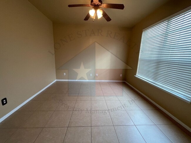 Building Photo - 507 Taurus Dr