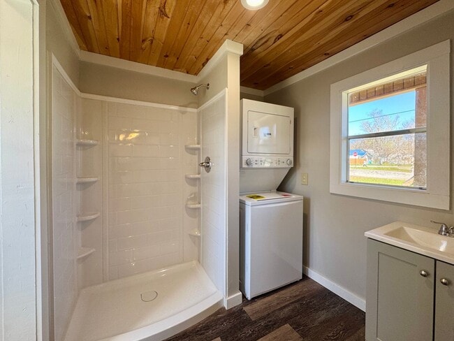 Building Photo - Studio in West Batesville