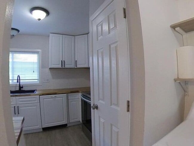 Building Photo - 13046 E Kansas Pl