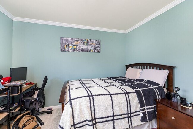 Building Photo - 11814 Gardenia Dr