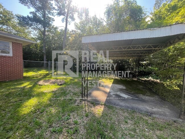 Building Photo - 3129 Stratford Dr