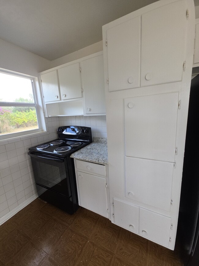 Building Photo - 1044 W Highland Dr