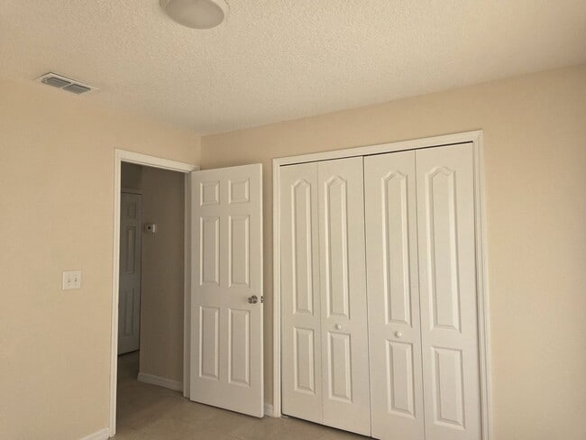 Building Photo - Cardinal Pines East