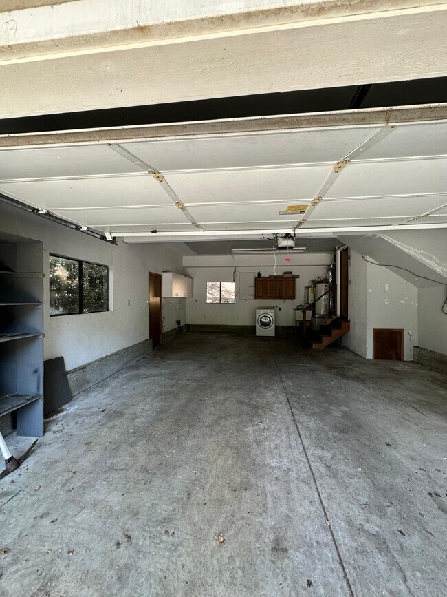 Building Photo - 2431 Rifle Range Dr