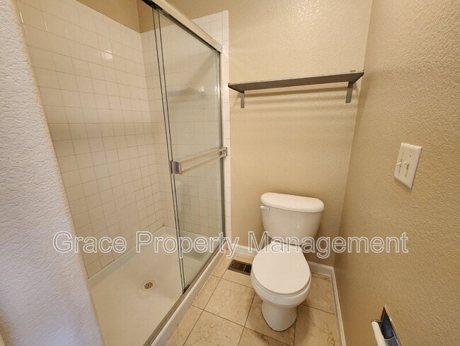 Building Photo - 5157 Paloma St