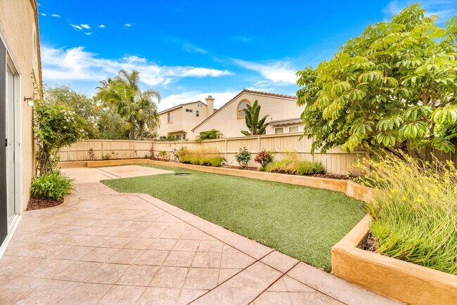Building Photo - Beautiful & Spacious Single Level Eastlake...