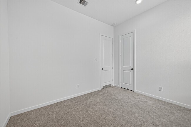 Building Photo - 11119 Poplar Tree Dr