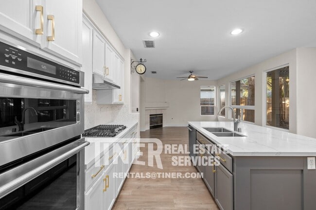 Building Photo - 3205 Corniche Ln