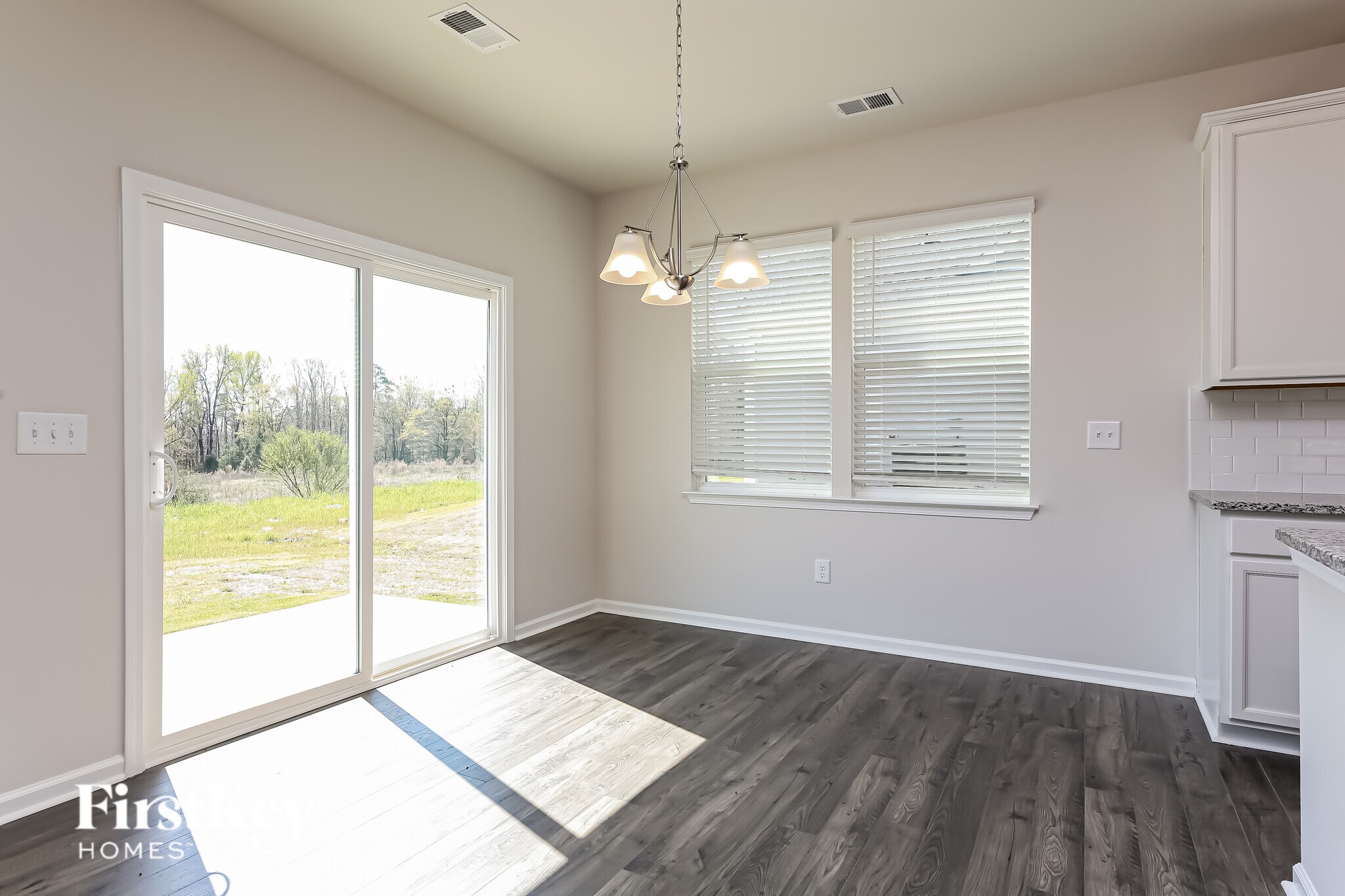 Building Photo - 903 Birchcrest Wy