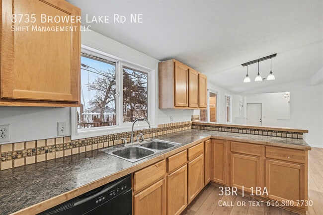 Building Photo - 8735 Brower Lake Rd NE