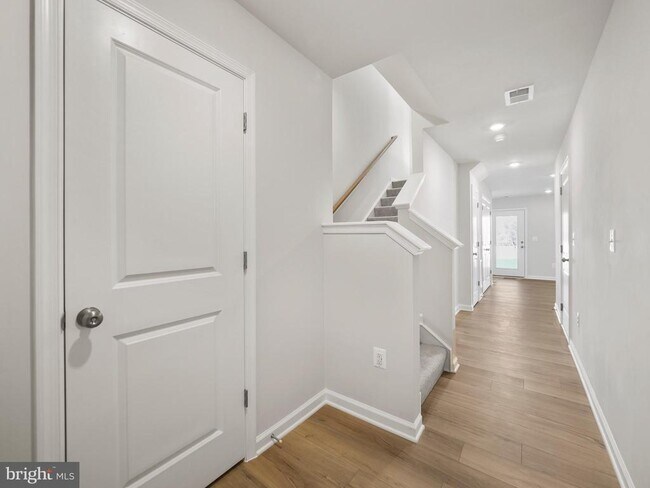 Building Photo - 93 Cooperage Rd