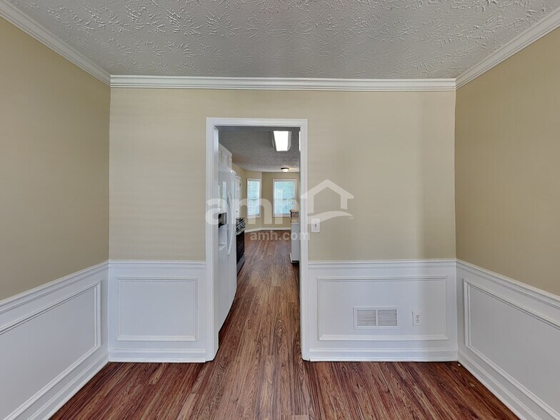 Building Photo - 1877 Alcovy Trace Way
