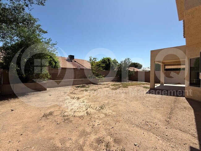 Building Photo - 3845 W Charlotte Dr