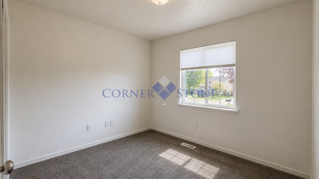 Building Photo - Beautiful 3-Bedroom Home with Open Floor Plan & Backyard Retreat!