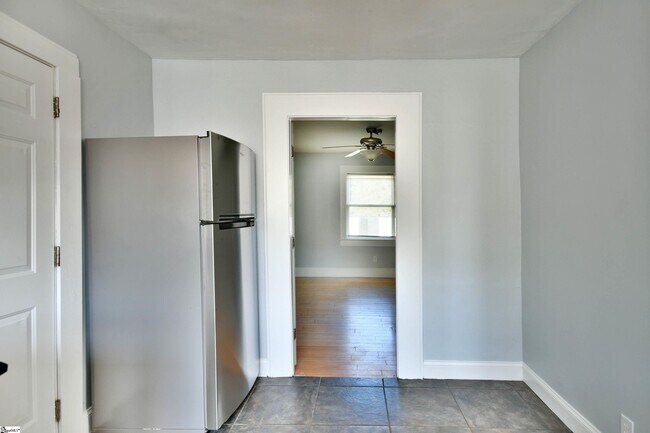Building Photo - 204 Parkins Mill Rd