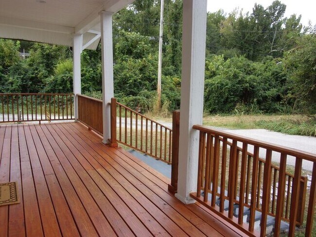 Building Photo - Beautifully Renovated 2 Bedroom 1 Bath Home - Minutes to Downtown Rock Hill