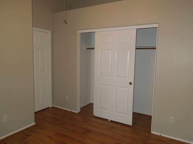 Building Photo - 12717 W Earll Dr