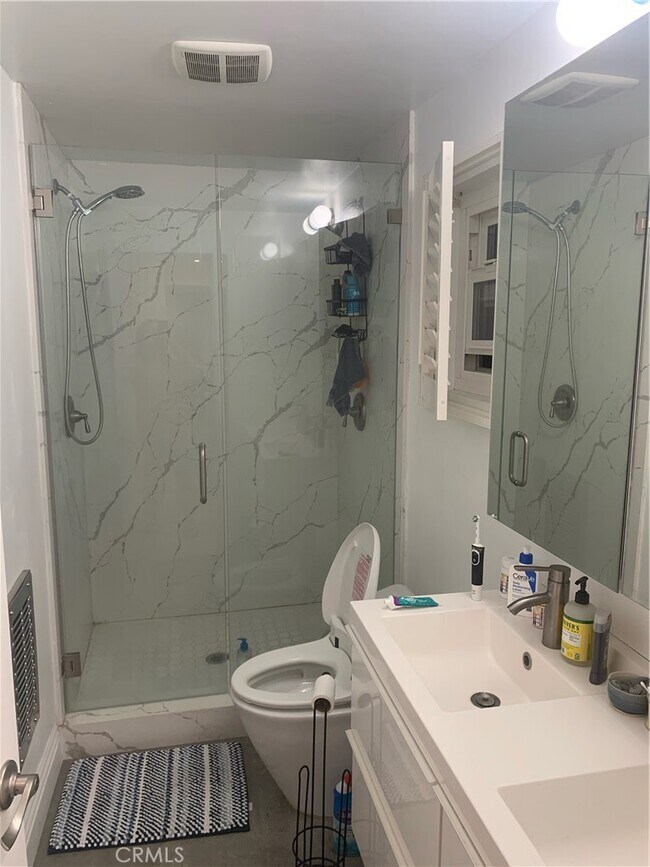 Building Photo - 111 19th St