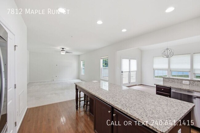 Building Photo - 7812 Maple Run Ct