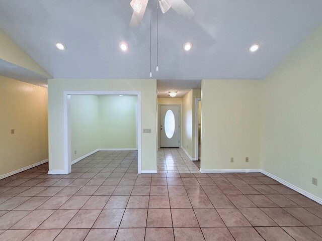 Building Photo - 703 Windsor Ln