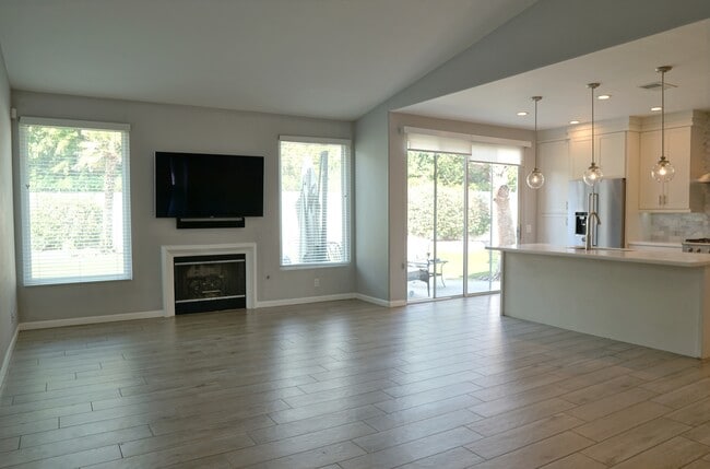 Building Photo - 238 Strada Fortuna