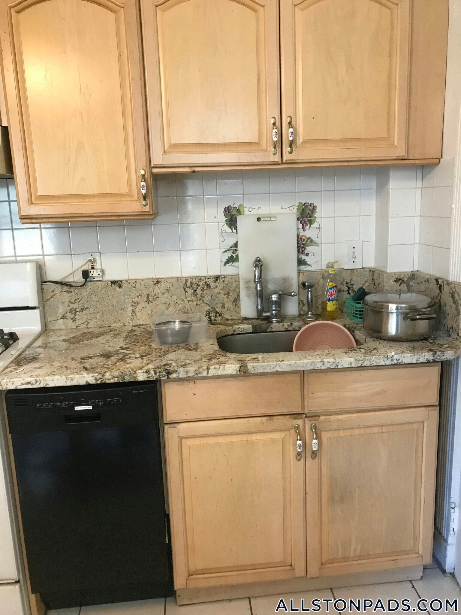 Building Photo - 97 Franklin St