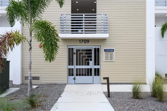 Building Photo - 1709 N Tamiami Trl