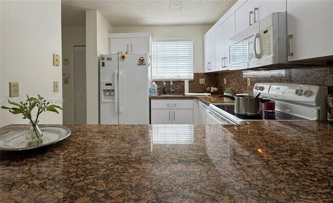 Building Photo - 2365 W 74th St