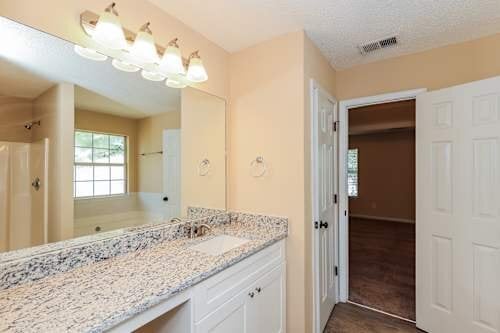 Building Photo - 2992 Knoll View Pl
