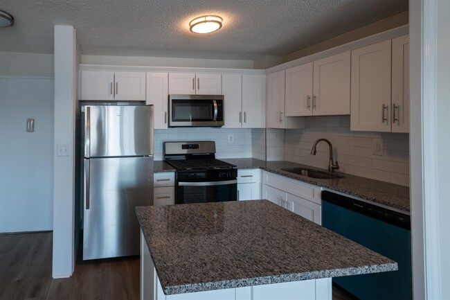 Building Photo - 5701 BOULEVARD