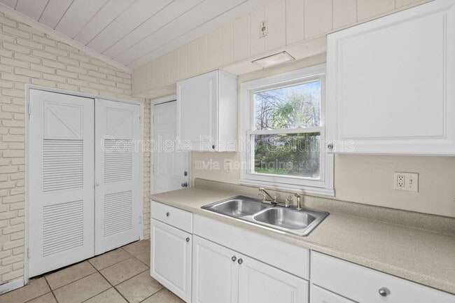 Building Photo - 62 Capitol Hill Dr