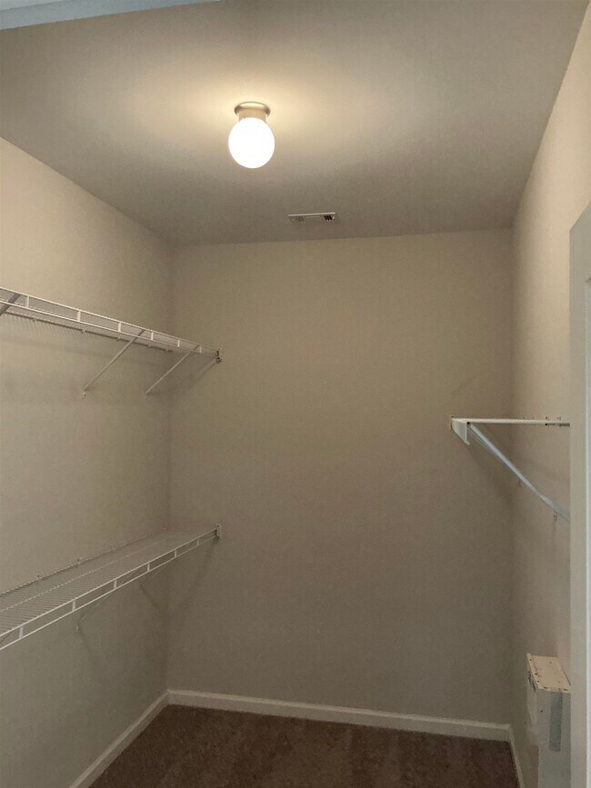 Building Photo - 4698 Shira Dr