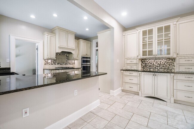 Building Photo - 1253 Magnolia Curve