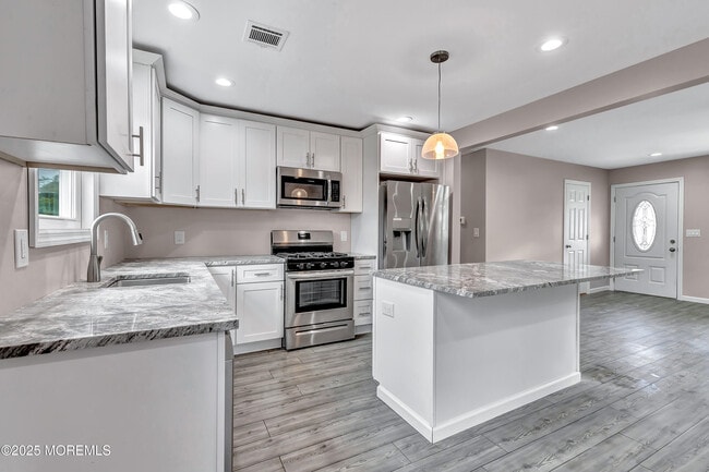 Building Photo - 44 Chancellor Ct