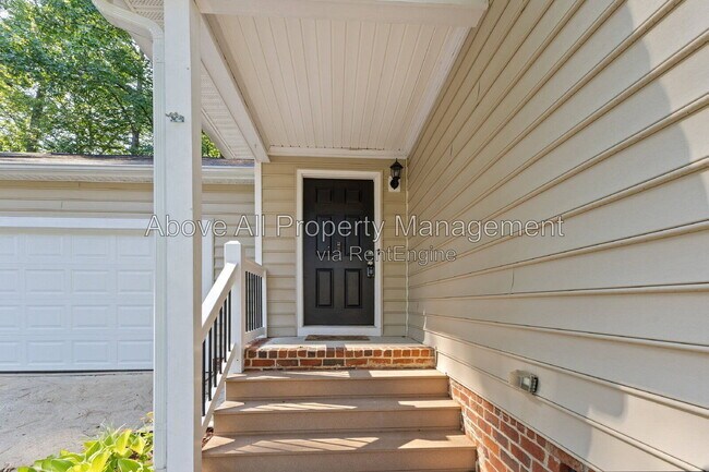 Building Photo - 1202 Belhaven Rd