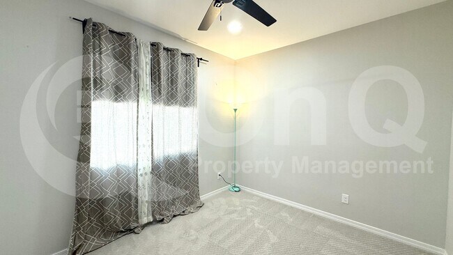Building Photo - 26410 N Thornhill Dr
