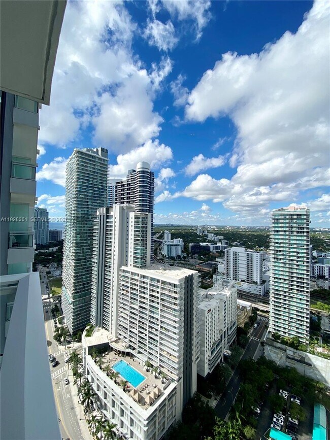 Building Photo - 1080 Brickell Ave