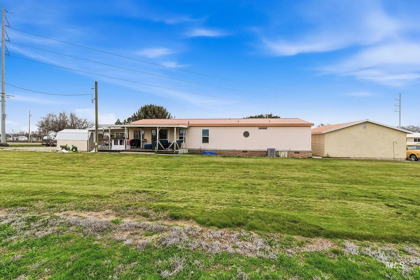 Building Photo - 28650 Old Hwy 30