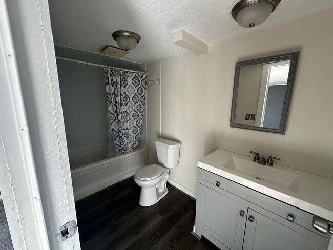 Building Photo - Charming 2BR House in Penrose