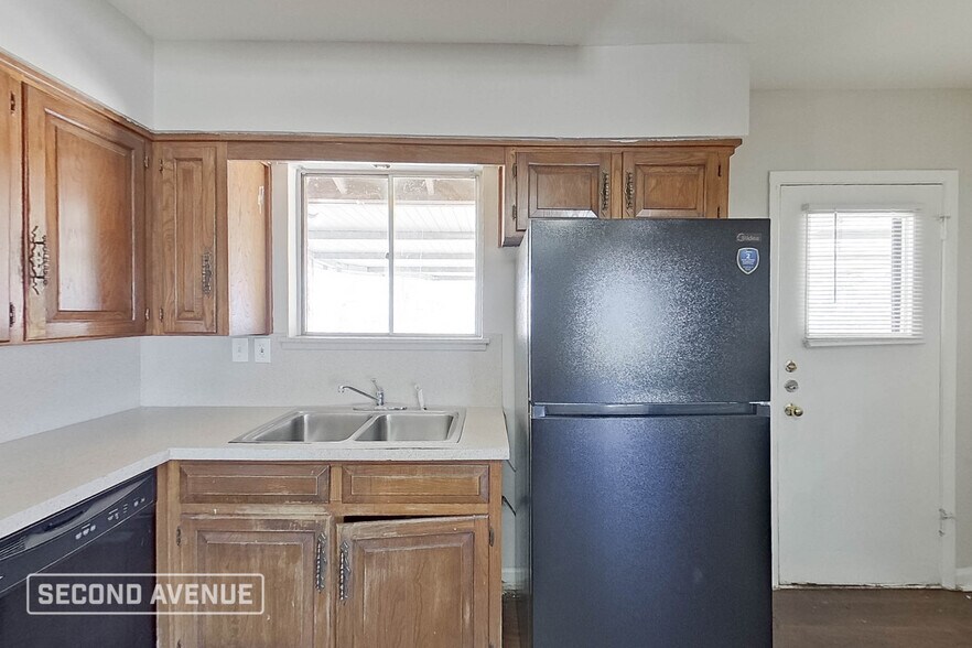 Building Photo - 2713 S Carrier Pkwy