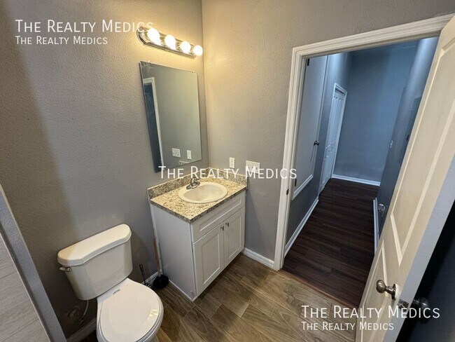 Building Photo - 1999 Marshall St