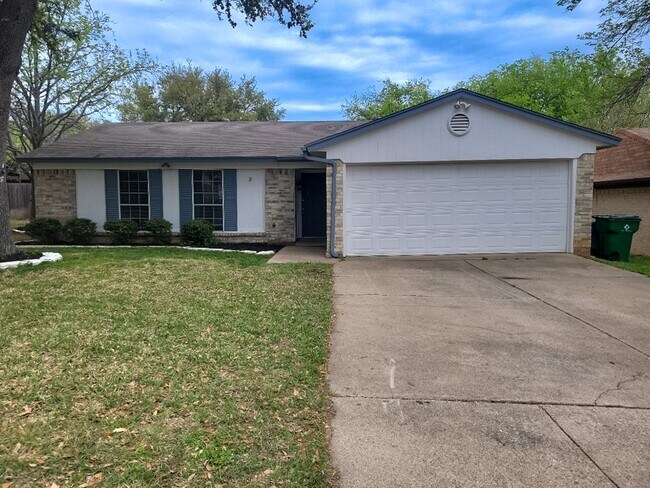 Primary Photo - Great 3 Bedroom Home Move In Ready
