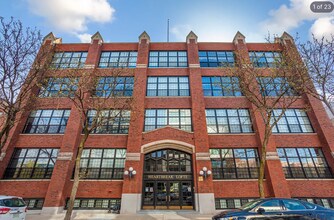 Building Photo - Incredible 2 Bedroom 2 Bath West Loop, Chicago Penthouse Condo for Lease