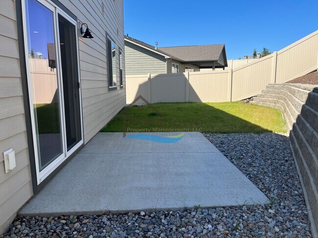 Building Photo - Woodbridge South Home with 4 Bedrooms and 3 Bathrooms in Post Falls build in 2021!