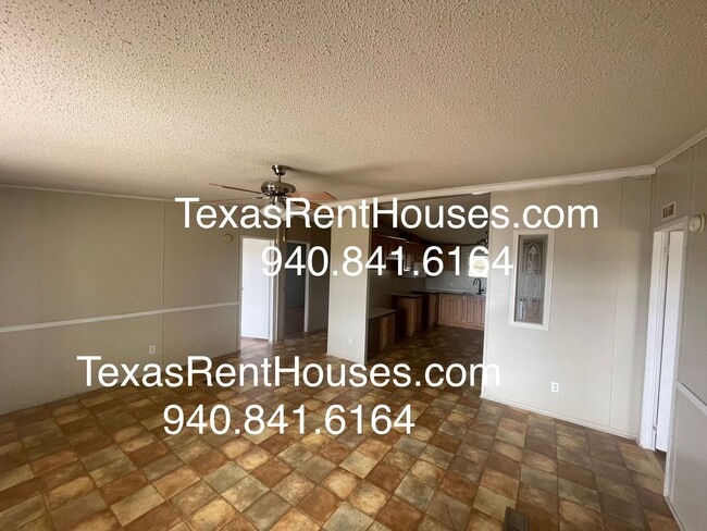 Building Photo - Country Living on 5 Acres Near Iowa Park