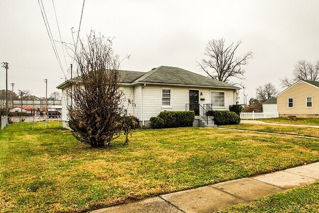 Building Photo - Completely Renovated 3 Bedroom 1 Bathroom Home