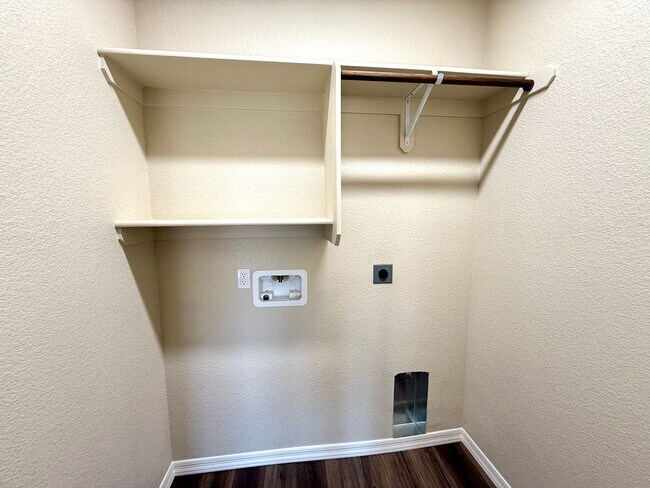 Building Photo - Beautiful 4-Bedroom Home for Rent in Cerba...